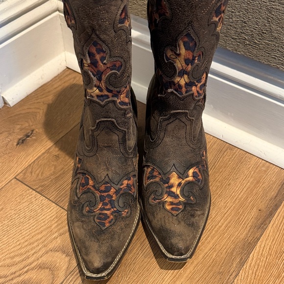 Leopard Cowboy Boots - Women's - Picture 7 of 7